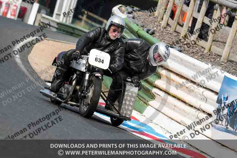 Vintage motorcycle club;eventdigitalimages;mallory park;mallory park trackday photographs;no limits trackdays;peter wileman photography;trackday digital images;trackday photos;vmcc festival 1000 bikes photographs